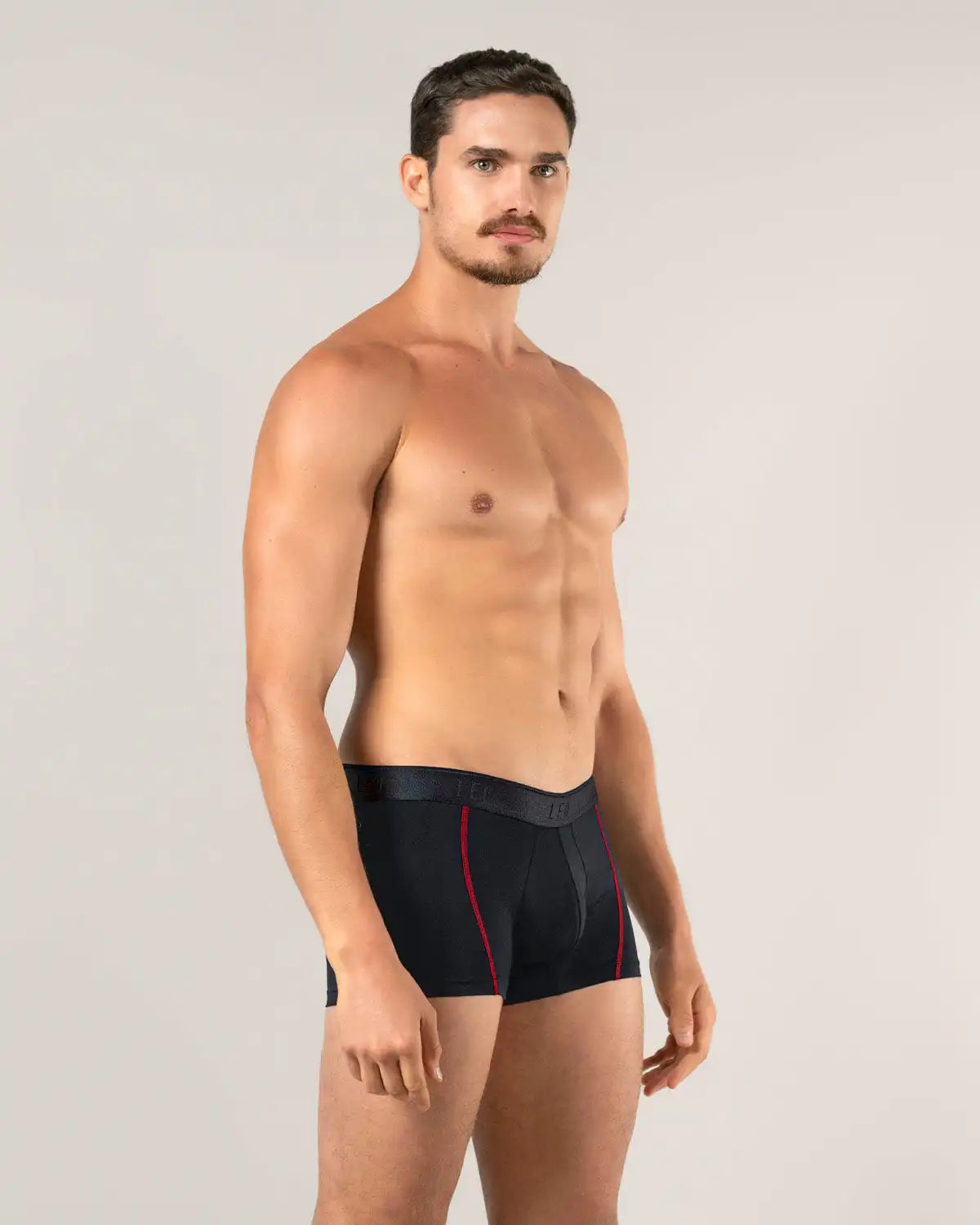 Supportive Super-Cool Trunk with Ergonomic Pouch
